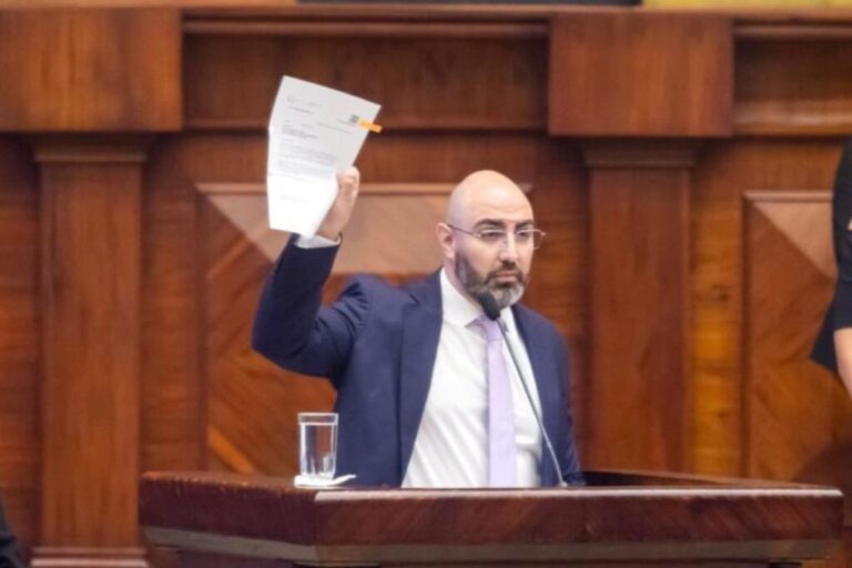 Mario Godoy renuncia a la Judicatura antes de juicio político