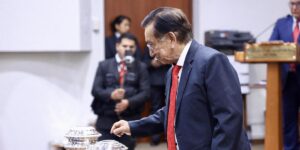 Congreso de Perú nombra a José María Balcázar presidente interino