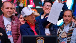 Gobierno fija salario mínimo en $2 millones para 2026 en Colombia