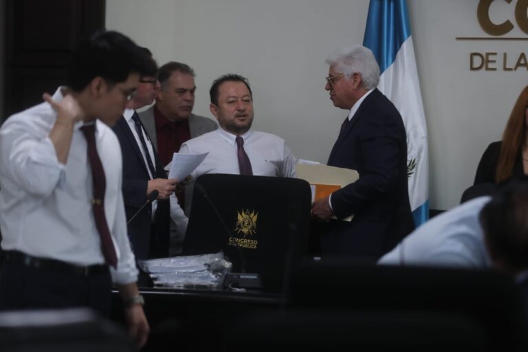 Nómina del TSE bajo presión tras advertencia de EE UU al Congreso Nómina del TSE bajo presión tras advertencia de EE UU al Congreso