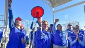 Maru Campos destaca avances sociales en recorrido por Juárez