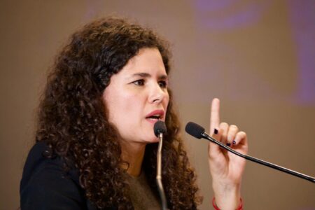 Luisa María Alcalde llama a unidad y disciplina en Morena rumbo a 2027