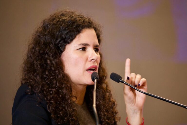 Luisa María Alcalde llama a unidad y disciplina en Morena rumbo a 2027