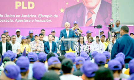 Danilo Medina impulsa reestructuración y suma 300 al PLD