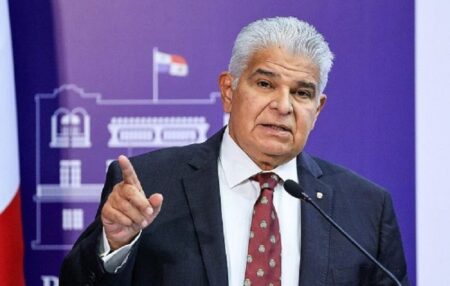 Mulino defiende Estado de Derecho ante críticas de China por puertos