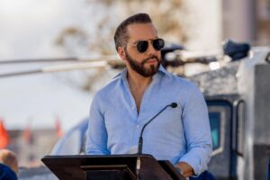 Bukele defiende políticas de seguridad ante críticas por DDHH