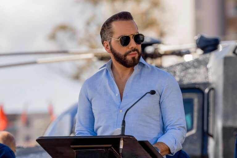 Bukele defiende políticas de seguridad ante críticas por DDHH