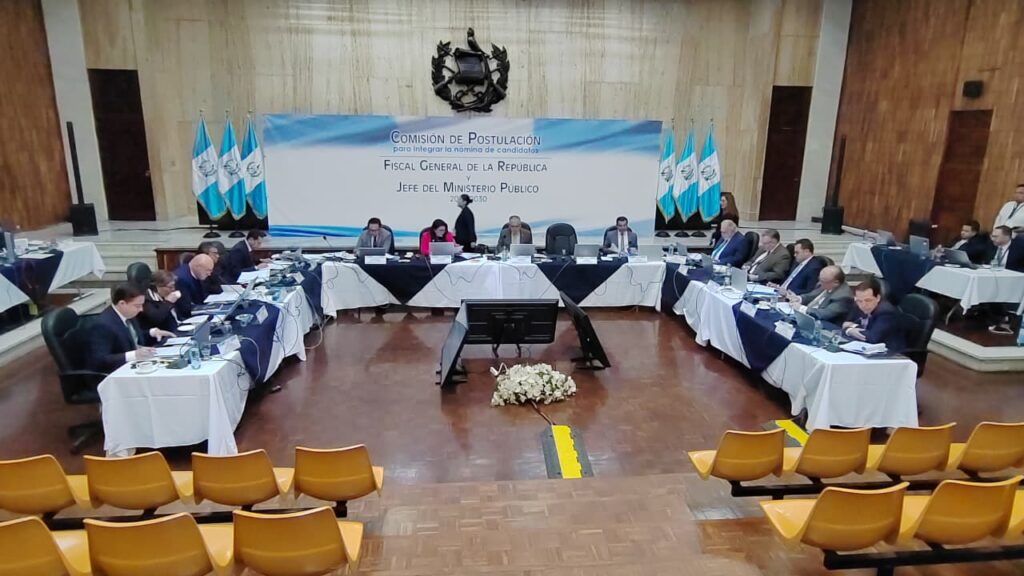 Comisión debate requisitos para fiscal general en Guatemala