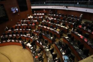 Senado aprueba reducción gradual de jornada laboral a 40 horas