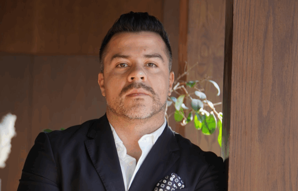 El dato no miente, el ego sí. Óscar Martínez y la arquitectura invisible del poder digital