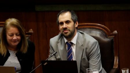 Ministro de Hacienda destaca baja inflación y solidez económica