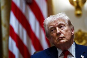 Trump afirma avances en diálogo con Irán y mantiene amenazas Trump afirma avances en diálogo con Irán y mantiene amenazas