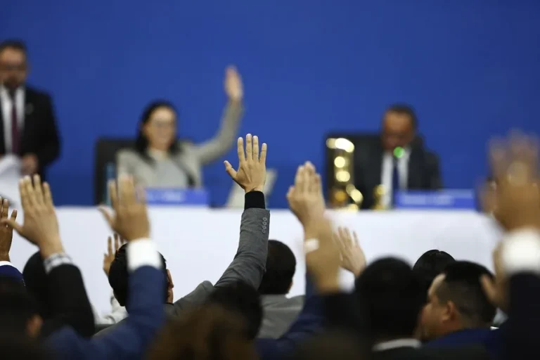 El Salvador aprueba cadena perpetua para menores por delitos graves