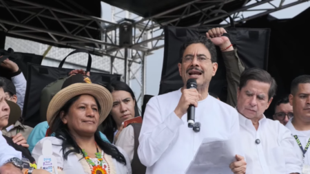 Recolectan firmas en Medellín para Asamblea Constituyente