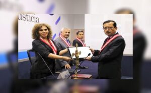 Augusto Ruidías asume como juez titular de la Corte Suprema del Perú