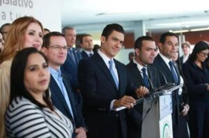 PAN pide incluir revocación de mandato a gobernadores en reforma