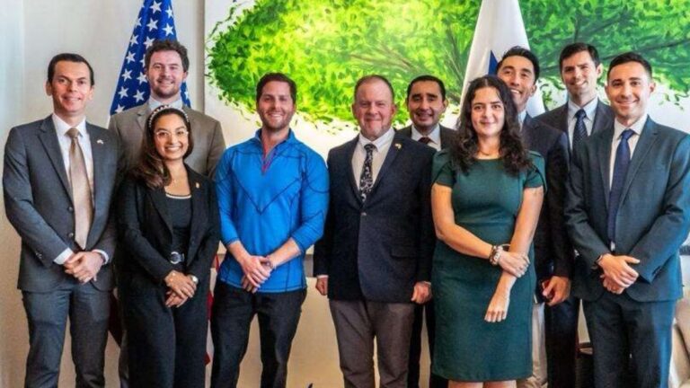 Panamá impulsa proyectos de ciudad inteligente con EE UU