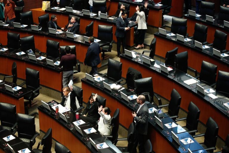 Senado afina reforma para regular promoción de revocación de mandato Senado afina reforma para regular promoción de revocación de mandato