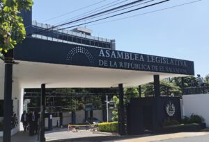 El Salvador aprueba cadena perpetua para delitos graves