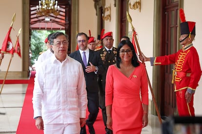 Colombia y Venezuela reanudan diálogo y relaciones diplomáticas