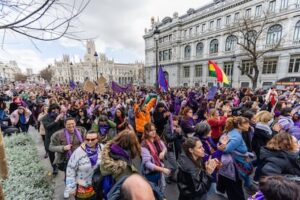 Eurocámara pide tipificar violación por consentimiento en la UE