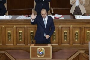 Chavismo nombra nuevo fiscal general y defensor del pueblo en Venezuela