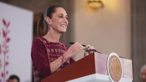 Sheinbaum firma acuerdo para fortalecer la industria siderúrgica