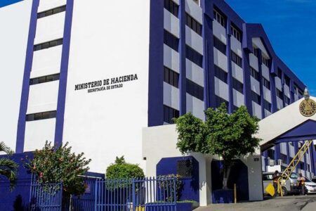 Hoy vence el plazo para declarar renta 2025 en El Salvador