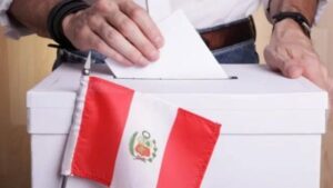 Perú elige presidente y Congreso bicameral entre 35 candidatos