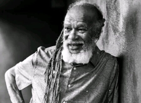 Fallece Ernie Smith, leyenda del reggae jamaicano, a los 80 años