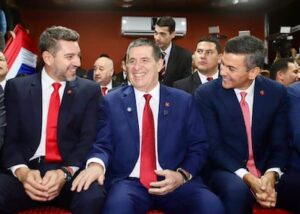 Peña y Alliana piden reelección de Cartes en la ANR