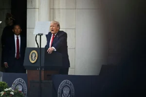 Trump destaca operaciones en Venezuela e Irán en el Día de los Caídos