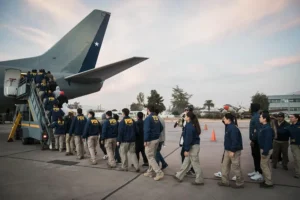 Chile expulsa a 40 migrantes y retoma deportaciones a Haití