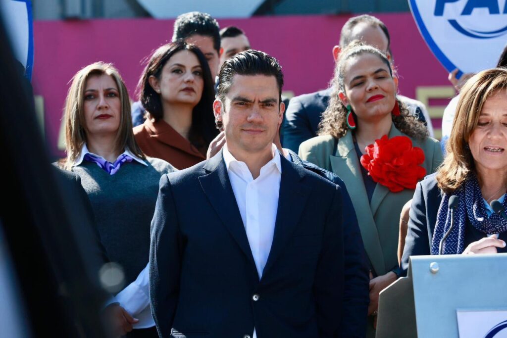 PAN usa pesquisa en consulados para cuestionar imagen de Morena