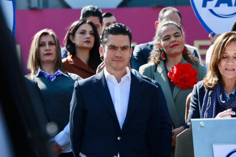 PAN usa pesquisa en consulados para cuestionar imagen de Morena