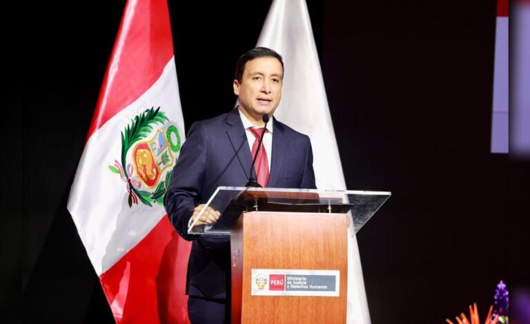 Ministro de Justicia: prioridad a combatir corrupción y burocracia