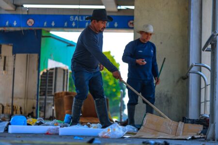 San Salvador refuerza limpieza y saneamiento en espacios públicos