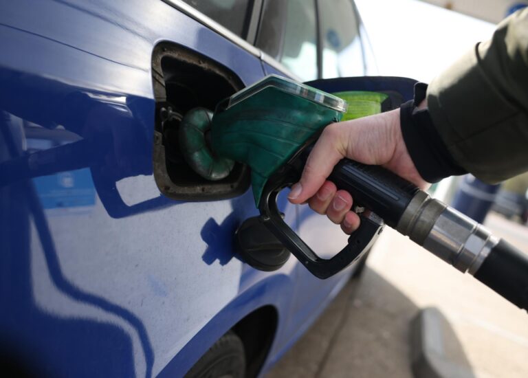Inflación en Canadá sube a 2.8 % anual por alza en energía
