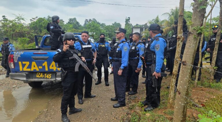 Guatemala refuerza frontera tras masacre de policías en Honduras