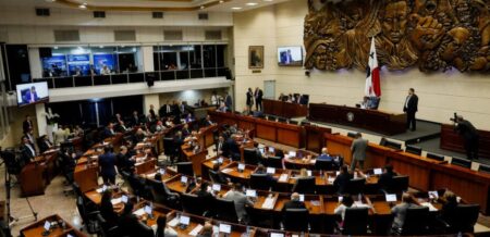Diputados de Panamá respaldan bloqueo comercial a Costa Rica