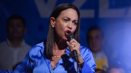 María Corina Machado confirma candidatura y pide elecciones libres