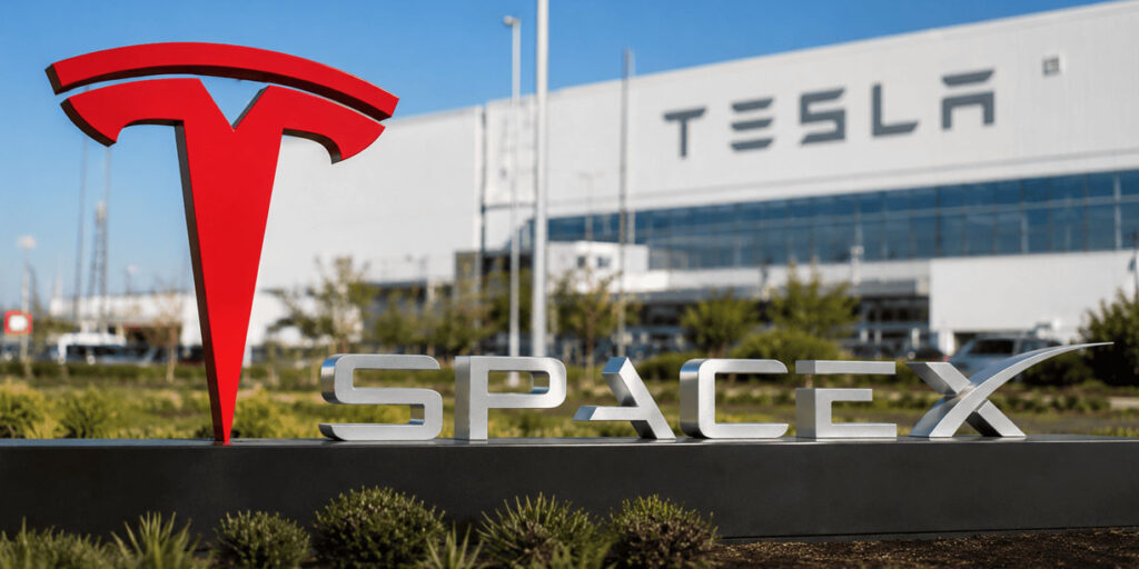 Elon Musk analiza posible fusión entre Tesla y SpaceX Elon Musk analiza posible fusión entre Tesla y SpaceX
