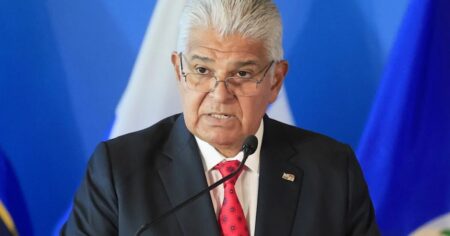 Panamá aprueba ley fiscal para salir de lista negra de la UE Panamá aprueba ley fiscal para salir de lista negra de la UE