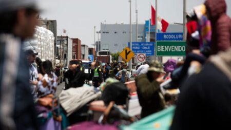 Gobierno excluye escuelas y hospitales de registro de migrantes Gobierno excluye escuelas y hospitales de registro de migrantes