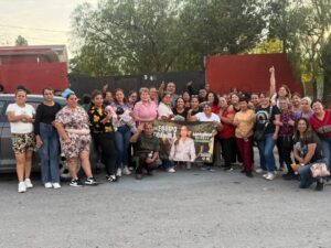 El PRI se acordó de cómo hacer política: cambió el templete por una hielera, la calle por escenario y la simulación por territorio