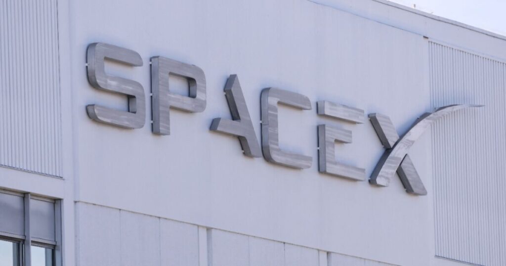 SpaceX acuerda contrato de $30,000 mdd con Google antes de su IPO