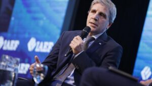 Caputo presentará reforma a la Ley de Inocencia Fiscal en Argentina Caputo presentará reforma a la Ley de Inocencia Fiscal en Argentina