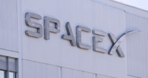 SpaceX acuerda contrato de $30,000 mdd con Google antes de su IPO