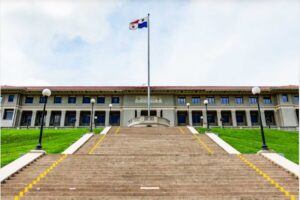 Canal de Panamá ajusta requisitos para puertos y corredor energético