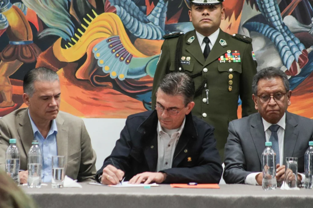 Bolivia aprueba ley que permite intervención militar en protestas